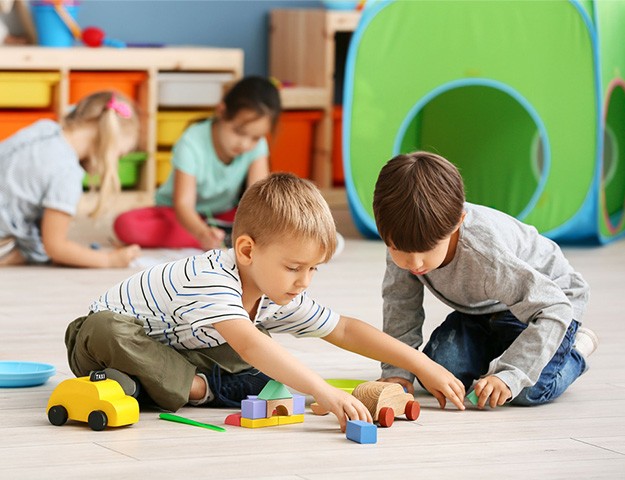 Grandir à petits pas : l’éveil à l’école maternelle, un socle discret mais essentiel